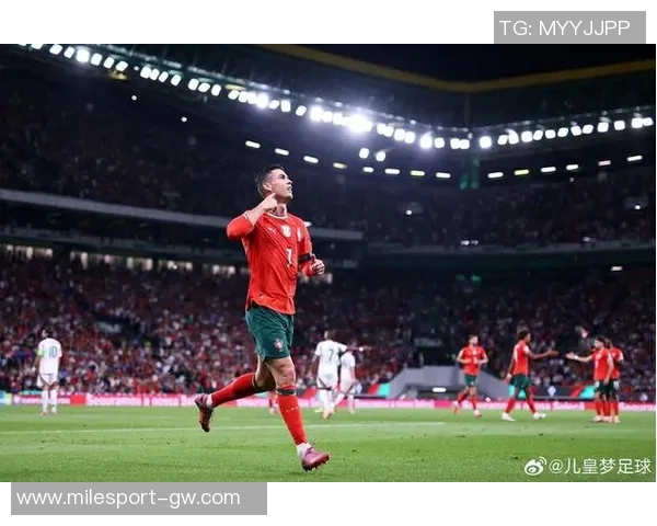 C罗双响助力球队领先阿科多迎来职业生涯第956球辉煌时刻